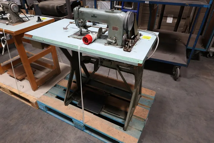 Adler Industrienähmaschine ohne Palette